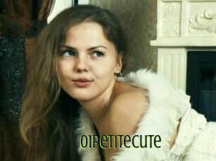01PetiteCute